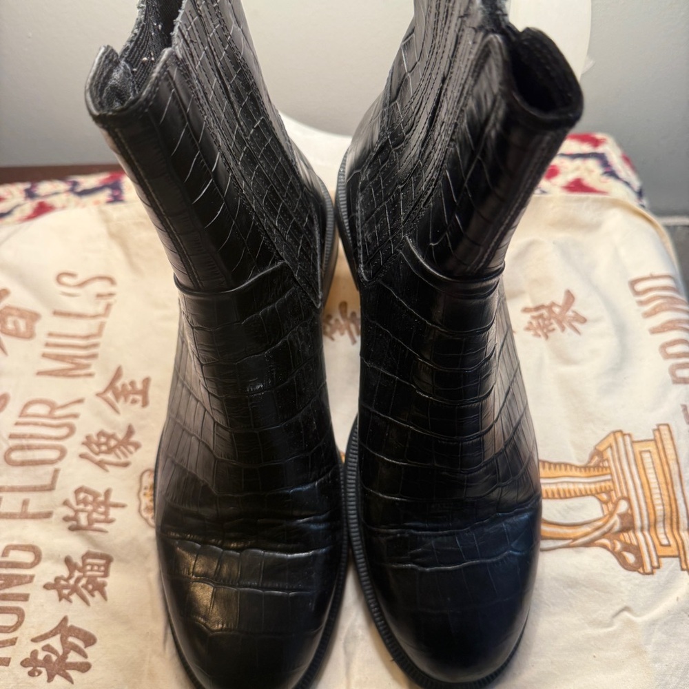 Vagabond Black Croc-Pattern Ankle Boots